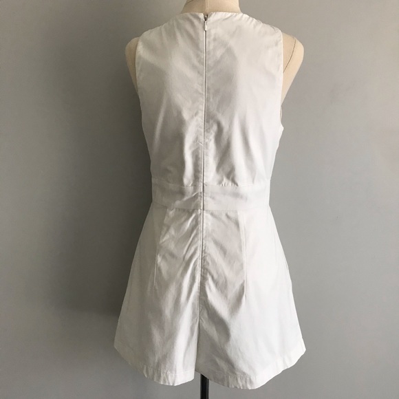 KOOKAÏ White Sleeveless Peekaboo Playsuit - Picture 7 of 15